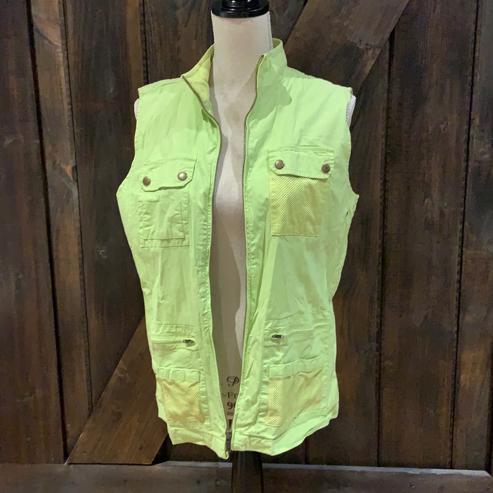 SPANNER bright light green vest